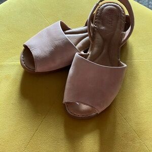 Size 10 Born blush sandals
